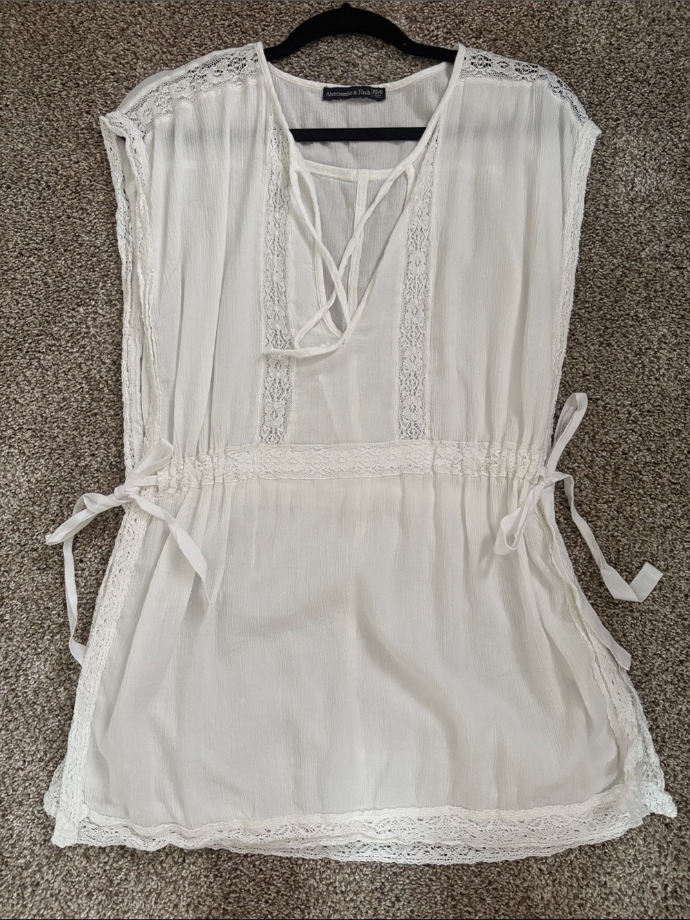 Abercrombie & Fitch White Cover Up